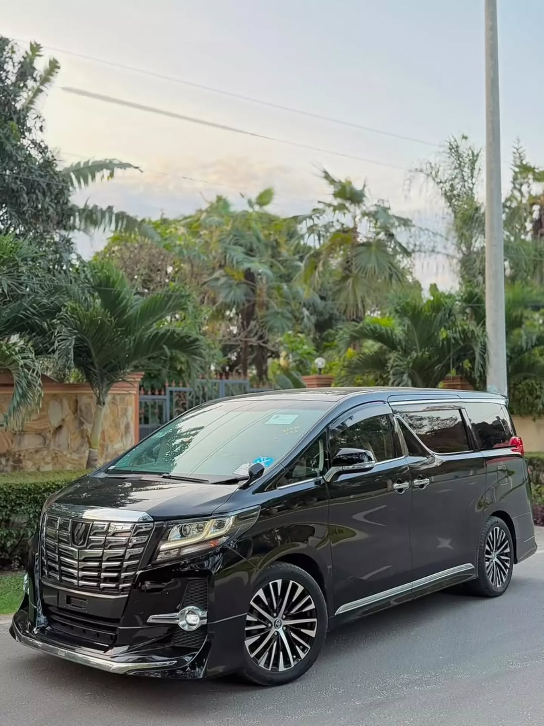 TOYOTA ALPHARD